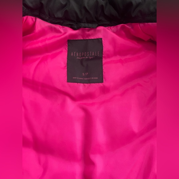 Aeropostle Black Vest with Pink Interior Small Pockets Zipper Quilted Cozy - Picture 4 of 9
